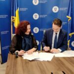 Incendiu devastator în Bădeuți! O gospodărie cuprinsă de flăcări, o femeie a ajuns la spital